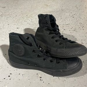 Youth sz 2 Converse All Black High Top Sneakers never worn